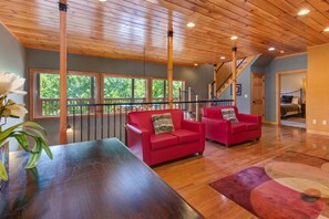 Nhà, nhiều giường (Golden Oak Lodge) | Nội thất