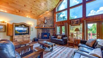 House, Multiple Beds (A Mountain Dream) | Living area