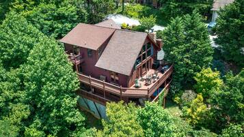 House, Multiple Beds (A Mountain Dream) | Exterior