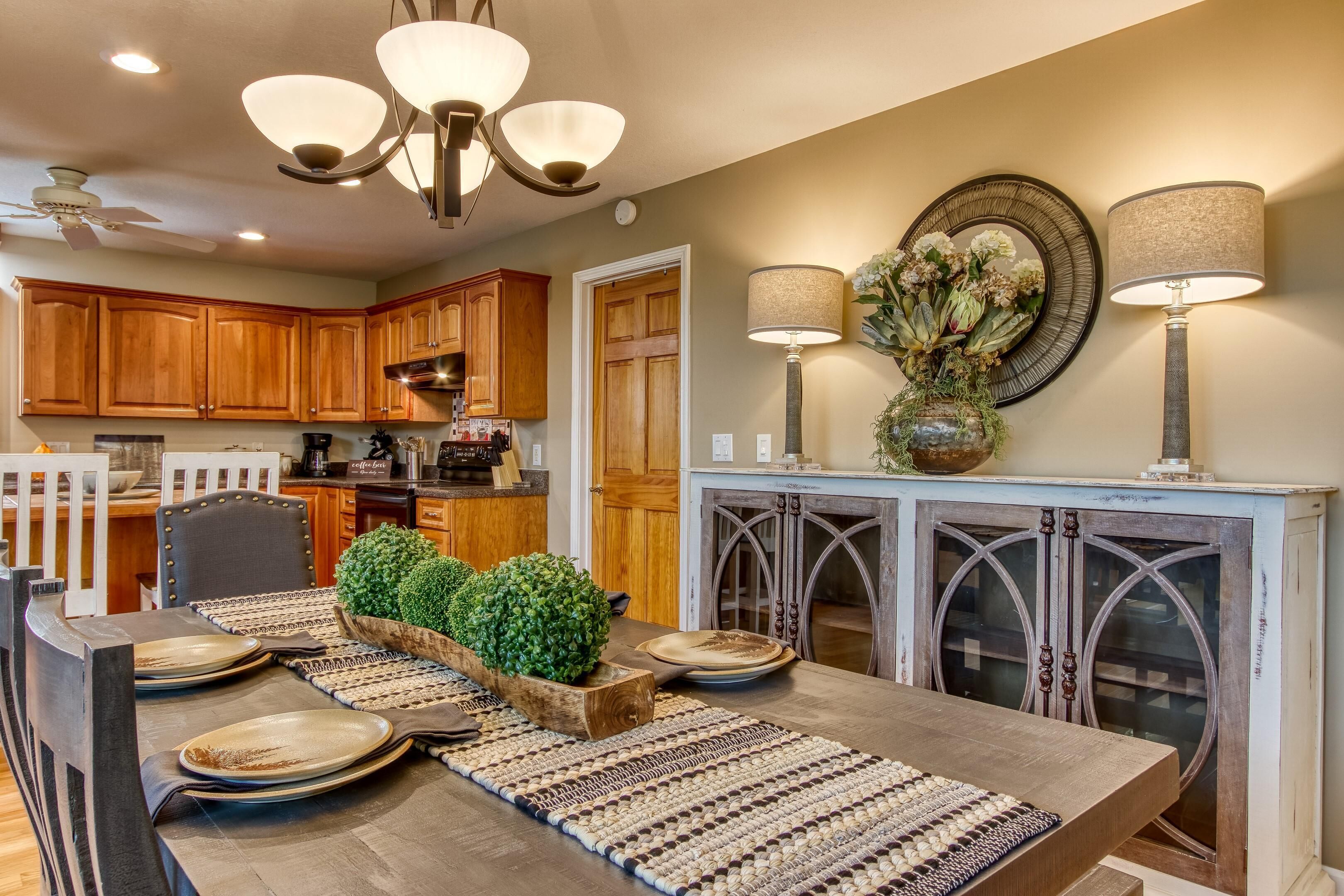 House, Multiple Beds (Palmer's Place) | Dining