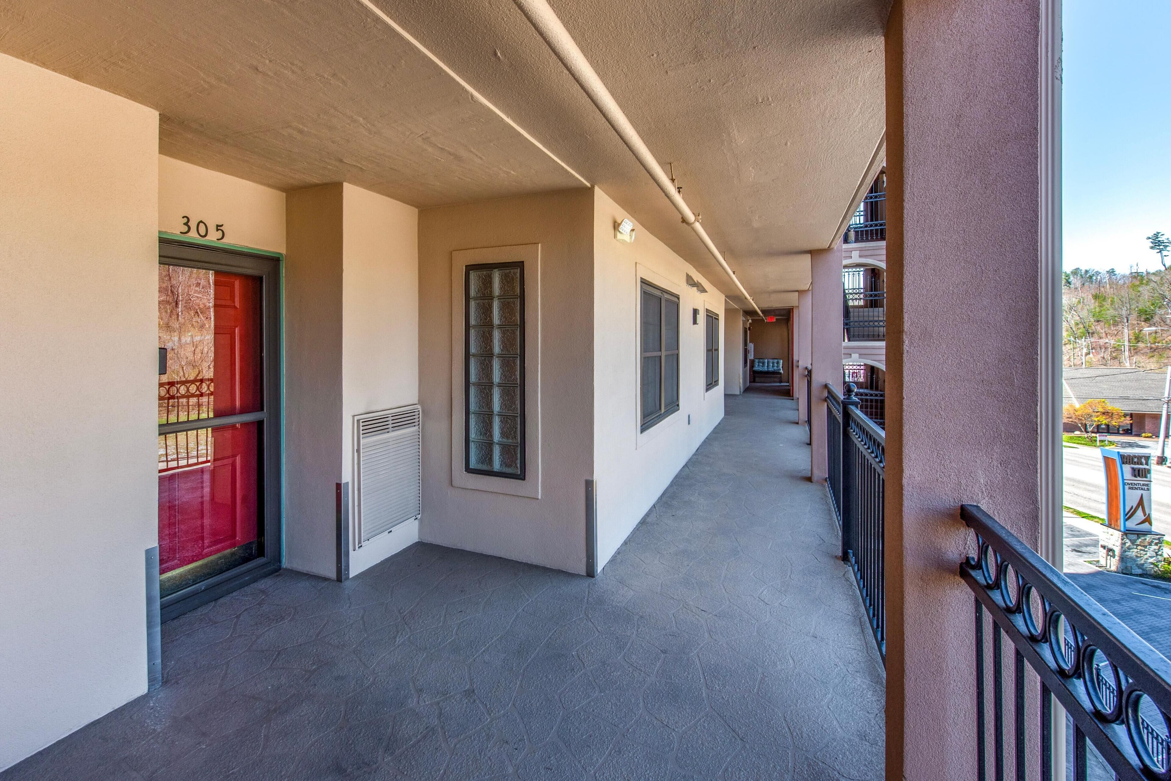 Condo, Multiple Beds (Riverside Escape) | Property grounds