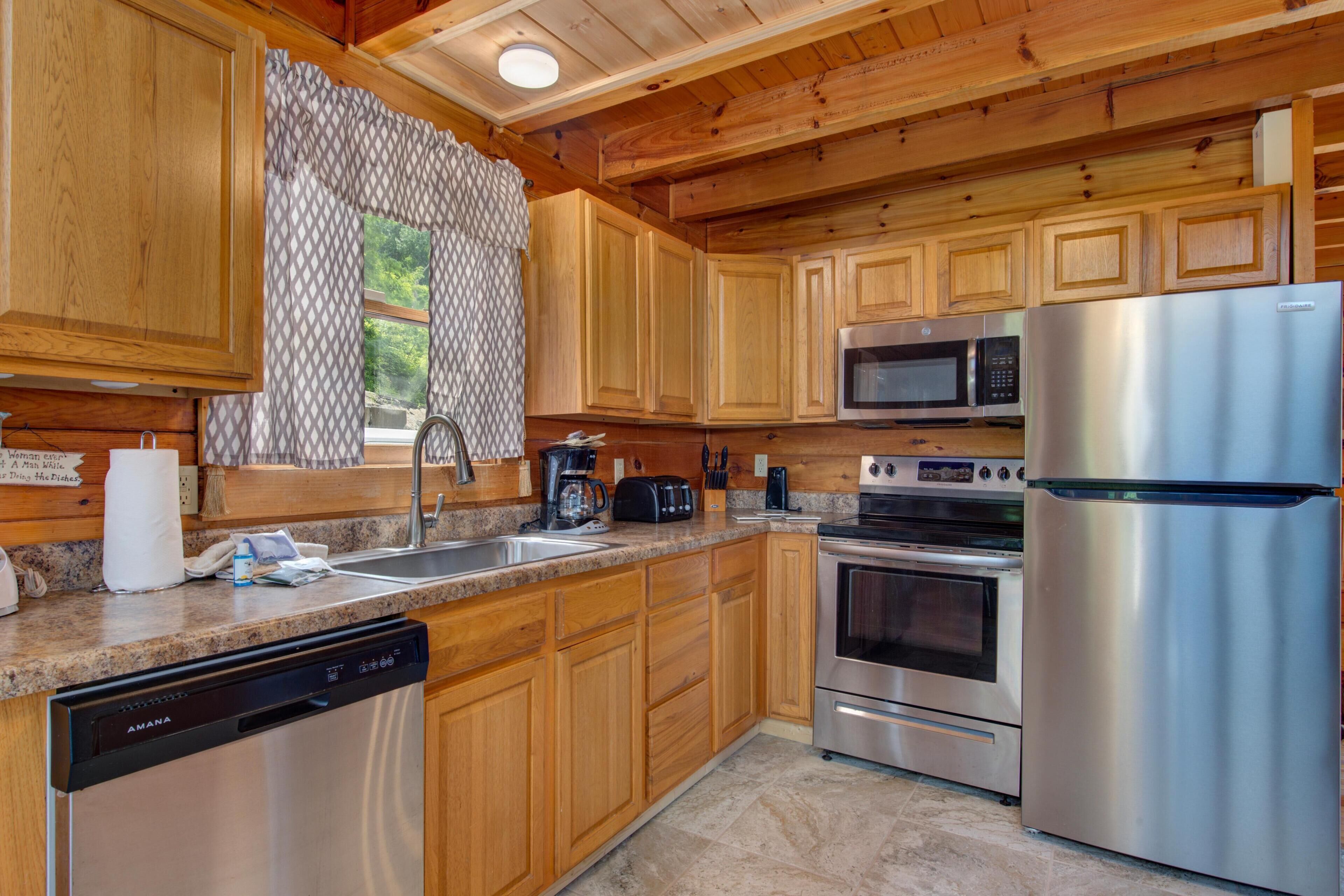 House, Multiple Beds (Dream View) | Private kitchen | Oven
