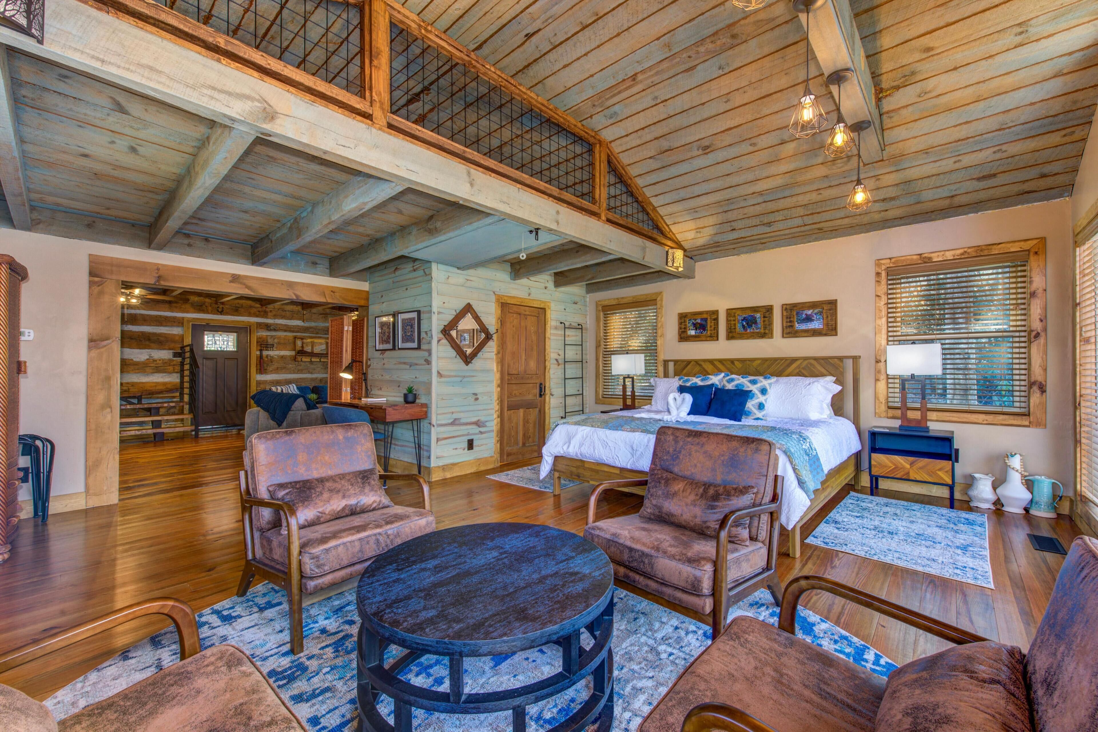 House, Multiple Beds (Cricket Hollow Lodge)