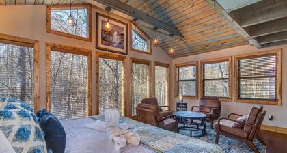 Cricket Hollow Lodge