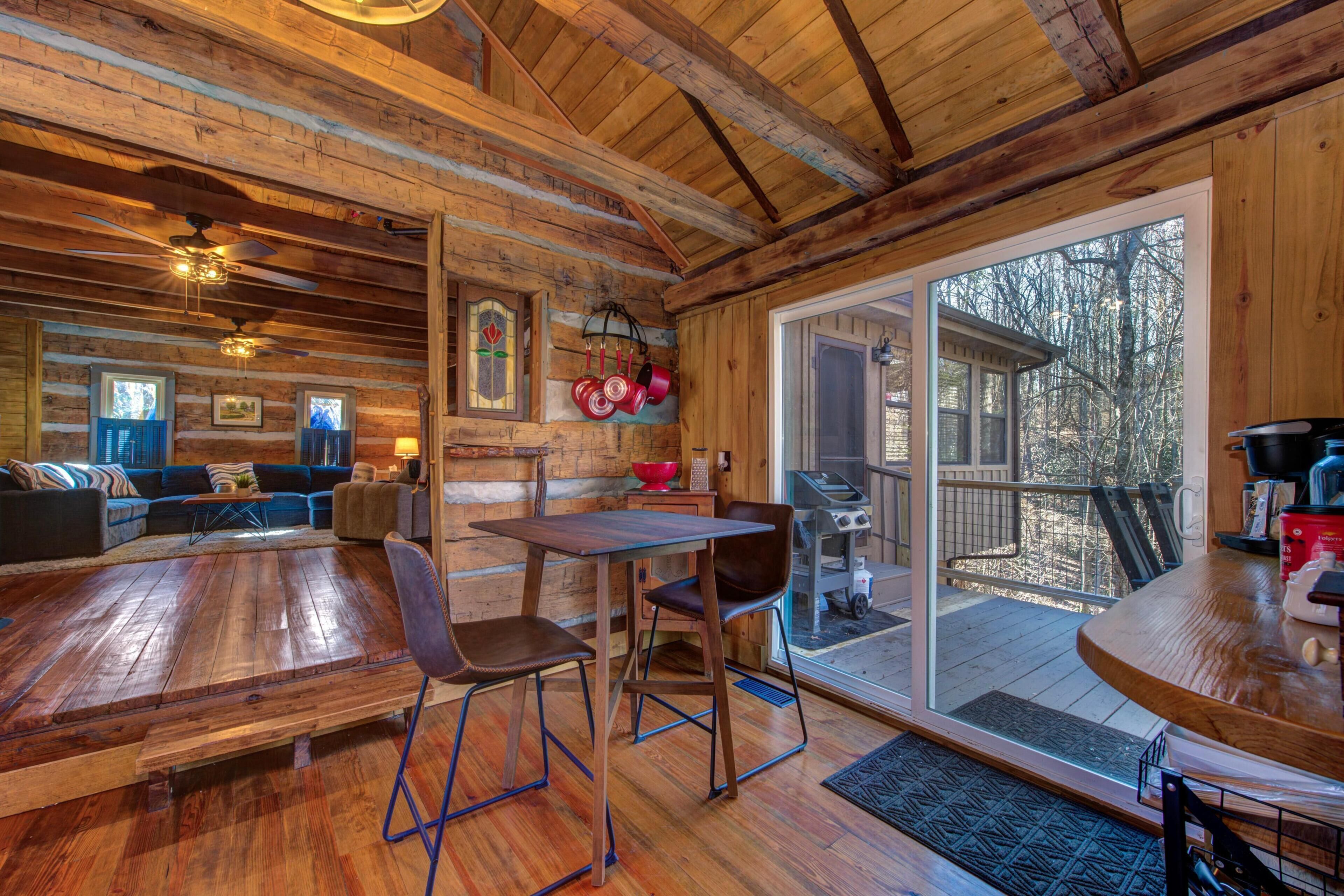 House, Multiple Beds (Cricket Hollow Lodge) | Dining