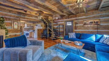 House, Multiple Beds (Cricket Hollow Lodge) | Living area