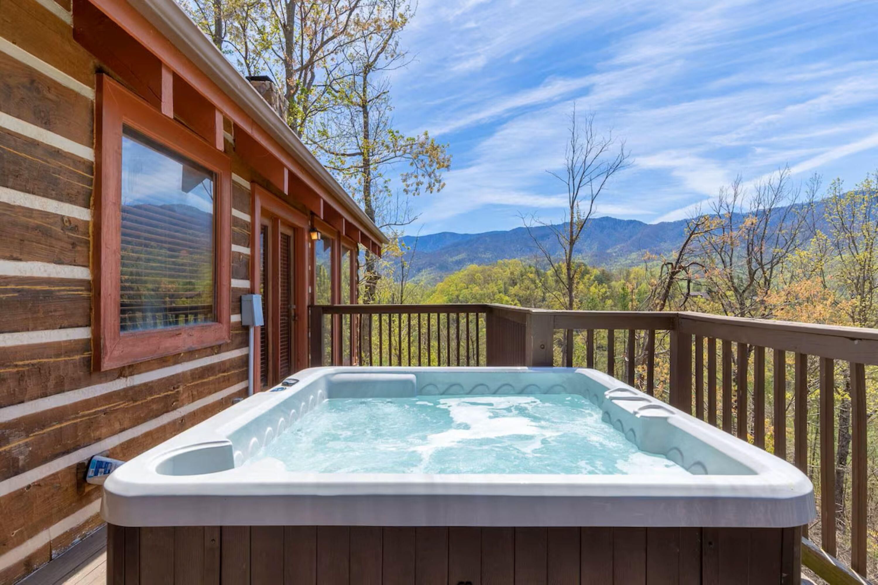 House, Multiple Beds (Bearly Heaven) | Outdoor spa tub
