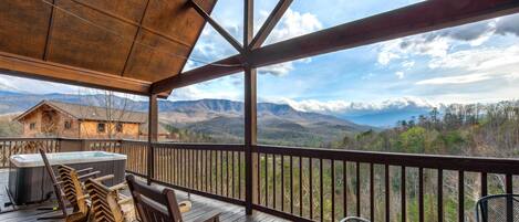 Casa, varias camas (Bearly Heaven) | Tina de hidromasaje al aire libre