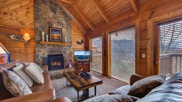 House, Multiple Beds (Bearly Heaven) | Living area