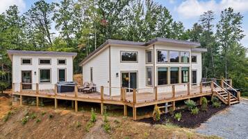 House, Multiple Beds (Hummingbird Splash) | Exterior