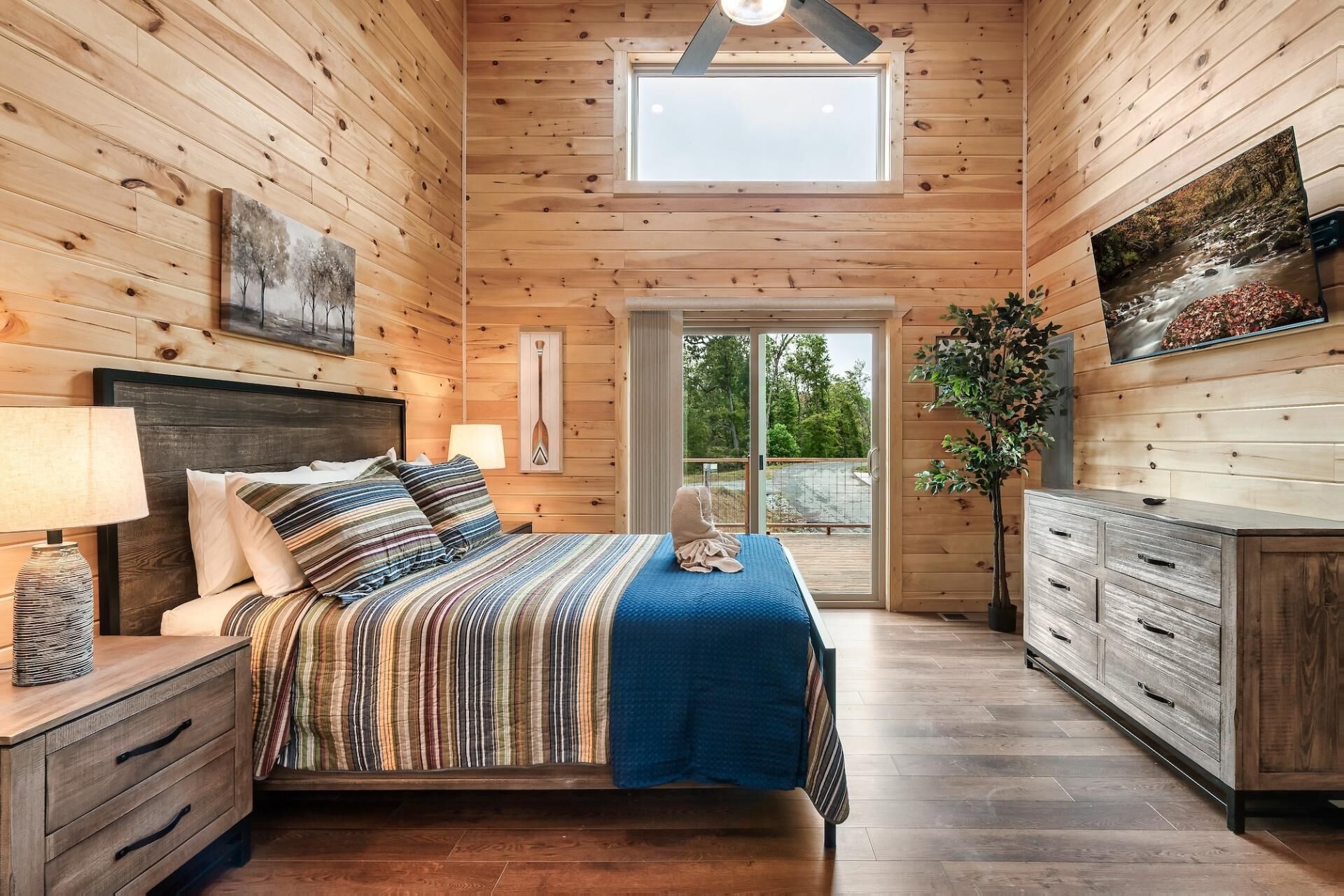 House, Multiple Beds (Hummingbird Splash) | 2 bedrooms