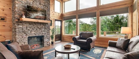 House, Multiple Beds (Hummingbird Splash) | Living area