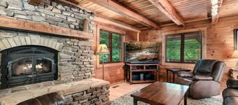Eagles Perch Pool Cabin