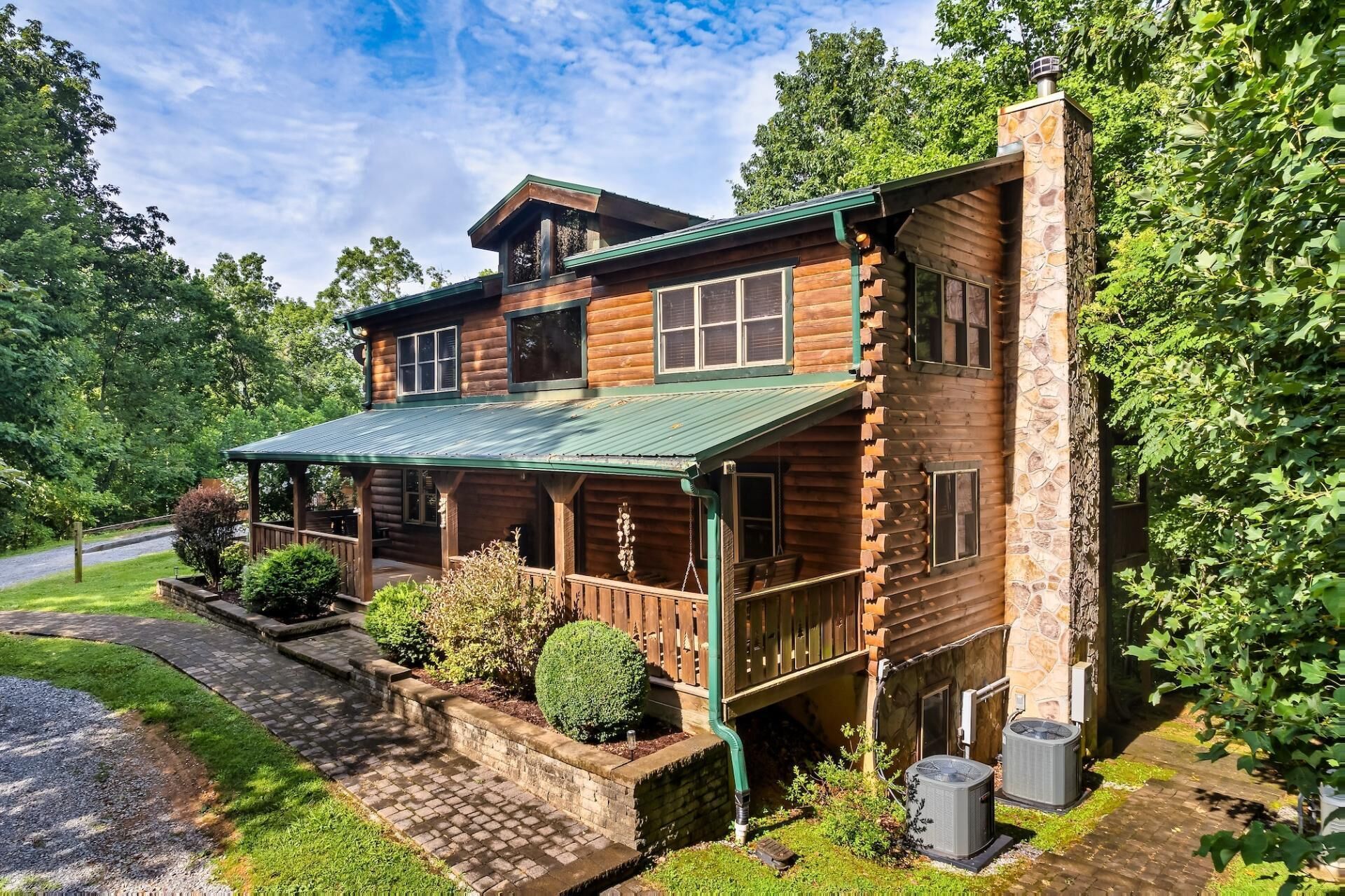 House, Multiple Beds (Eagles Perch Pool Cabin) | Exterior