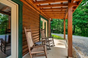House, Multiple Beds (Eagles Perch Pool Cabin) | Terrace/patio - Eagles Perch Pool Cabin (Cosby)
