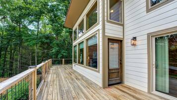 Hus, flere senger (Cardinal Pool Cabin) | Terrasse/patio