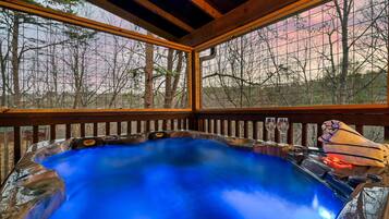 Casa, letti multipli (Whisper Ridge) | Idromassaggio all'aperto