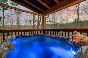 Casa, letti multipli (Whisper Ridge) | Idromassaggio all'aperto