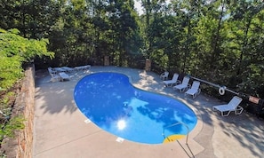 Hus - 1 kingsize-säng med bäddsoffa (Black Bear Getaway) | Pool