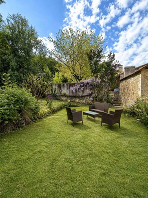 Property grounds - Vrbo Property (Brantôme en Périgord)
