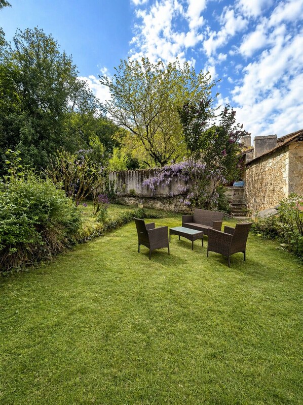 Property grounds - Vrbo Property (Brantôme en Périgord)