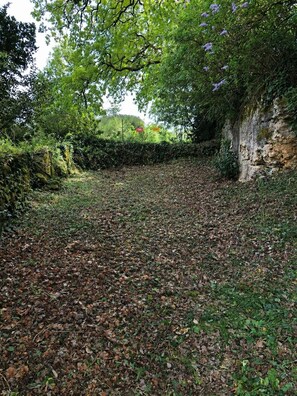 Property grounds - Vrbo Property (Brantôme en Périgord)