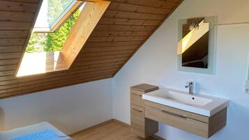 3 Schlafzimmer, Bügeleisen/Bügelbrett, WLAN, Bettwäsche
