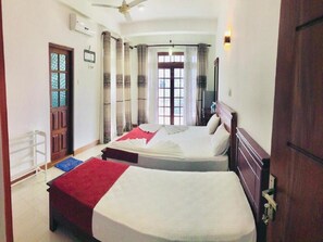Deluxe Double Room, Balcony, Mountain View | Laptop workspace - Blink Bonnie- Kandy (Kandy)