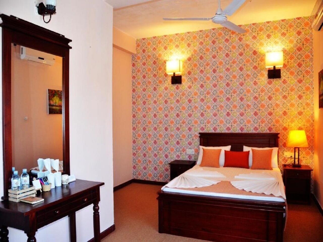 Deluxe Double Room, Balcony, Mountain View | Laptop workspace