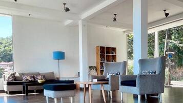 Kamar Double Deluks, balkon, pemandangan gunung | Interior