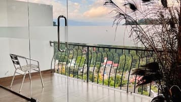 Kamar Double Deluks, balkon, pemandangan gunung | Interior