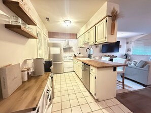 Private kitchen - Comfortable & Cozy Condo Near Mountain Creek (Vernon Township)
