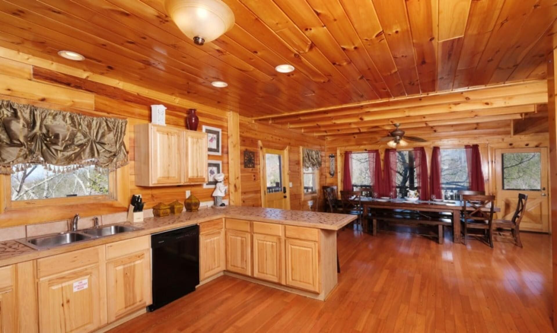 House, Multiple Beds (Splash N Sunrise Theatre) | Private kitchen | Oven, toaster, cookware/dishes/utensils