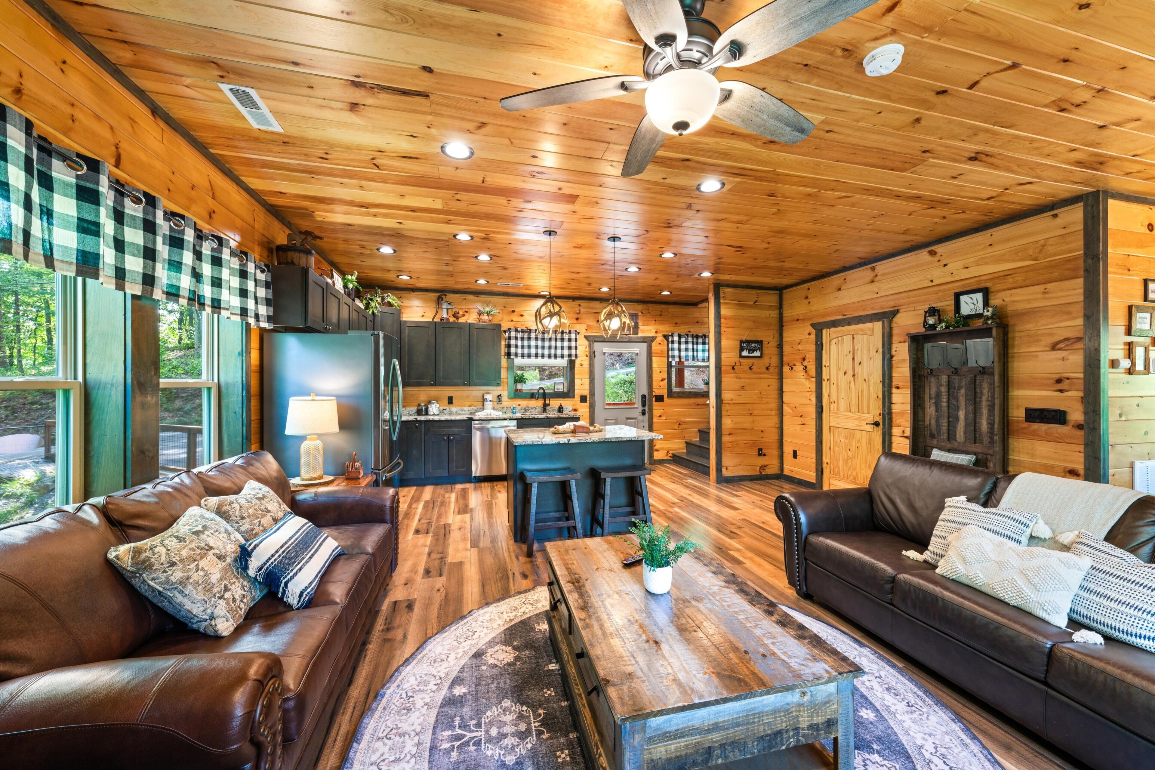 Casa, varias camas (Treetop Tranquility) | Zona de estar