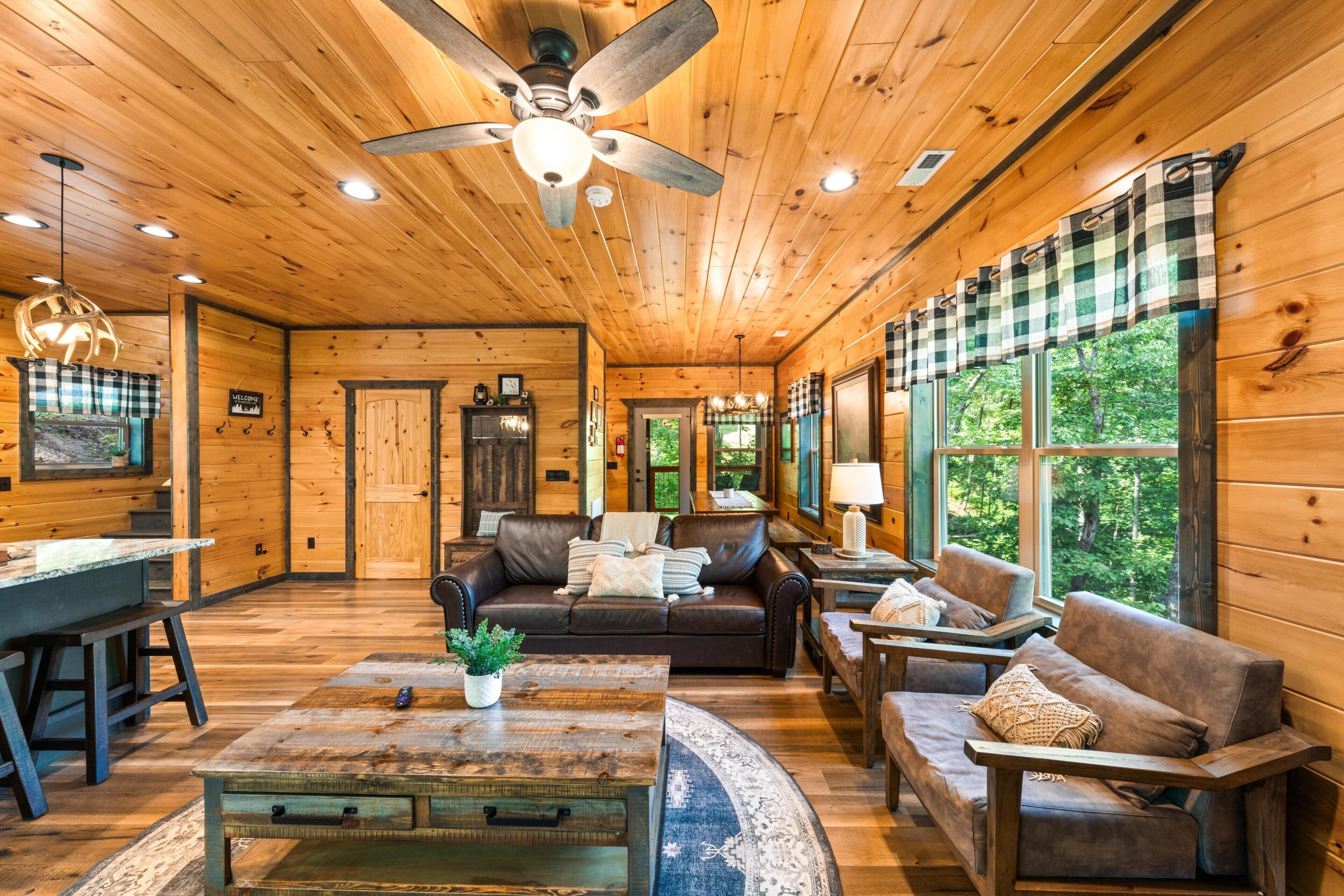 House, Multiple Beds (Treetop Tranquility) | Living area