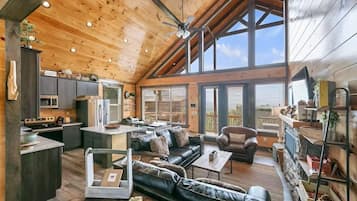 House, Multiple Beds (Picadilly Perch) | Living area