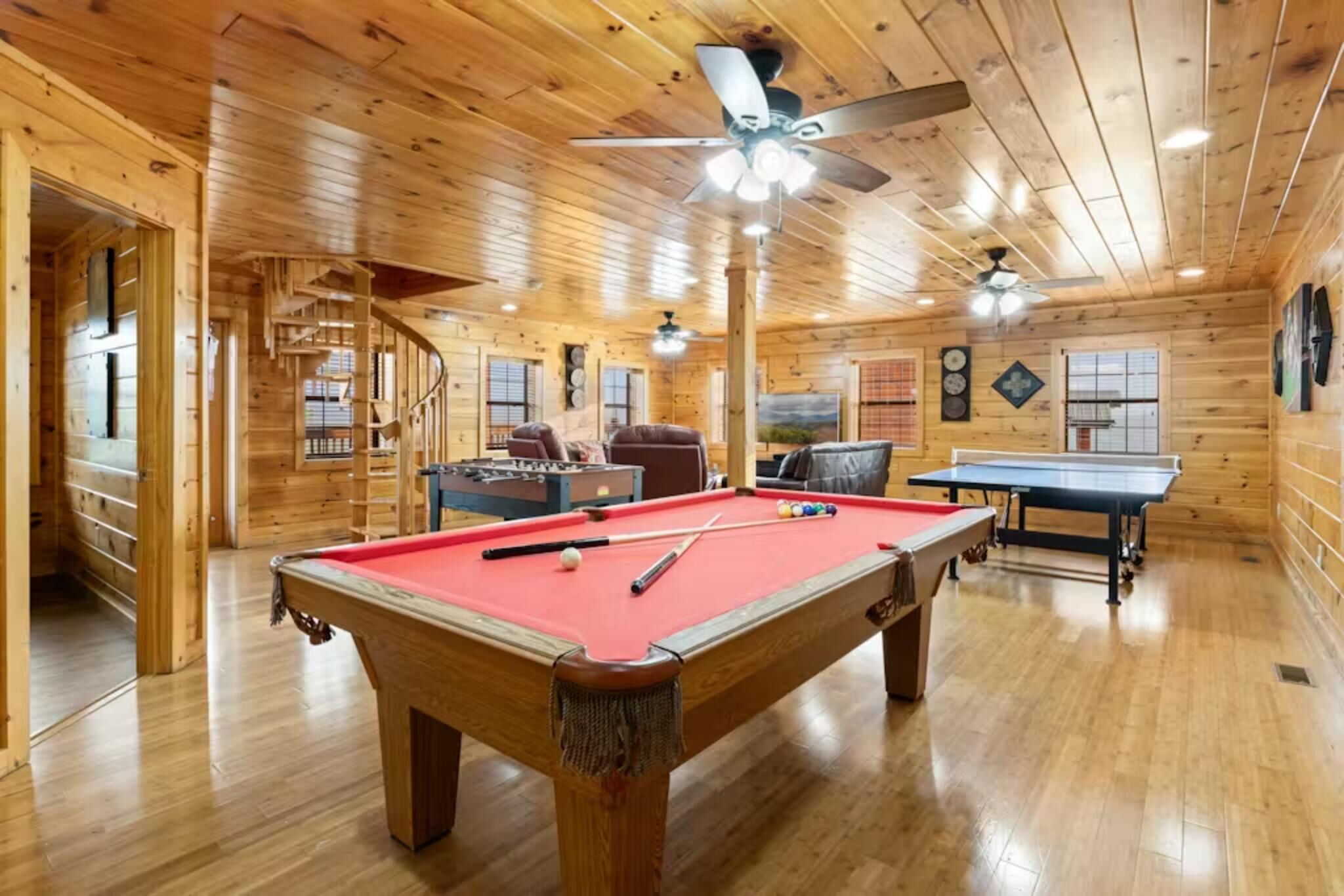House, Multiple Beds (Grand View Lodge) | Game room