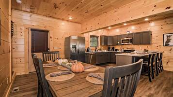 House, Multiple Beds (Peaks for Itself) | Dining
