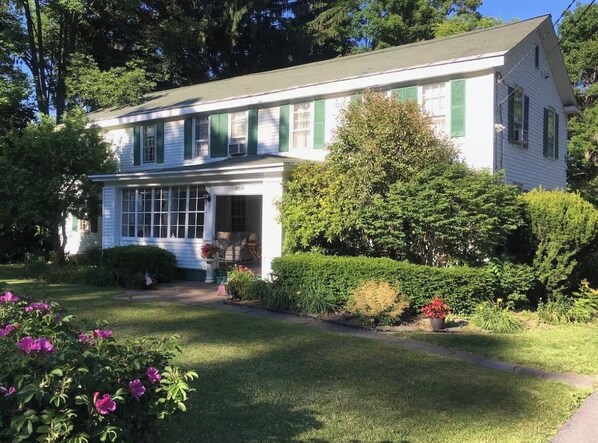 Unclassified image, 1 of 13, button - Closest Rental to Dreams Park — Sleeps 15, 8BR/6BA (Milford)