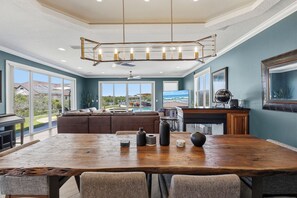 Dining - 🌊🏖️ Intracoastal Luxe Retreat | Waterfront | Pool, Dock + Private Gym (Edgewater)