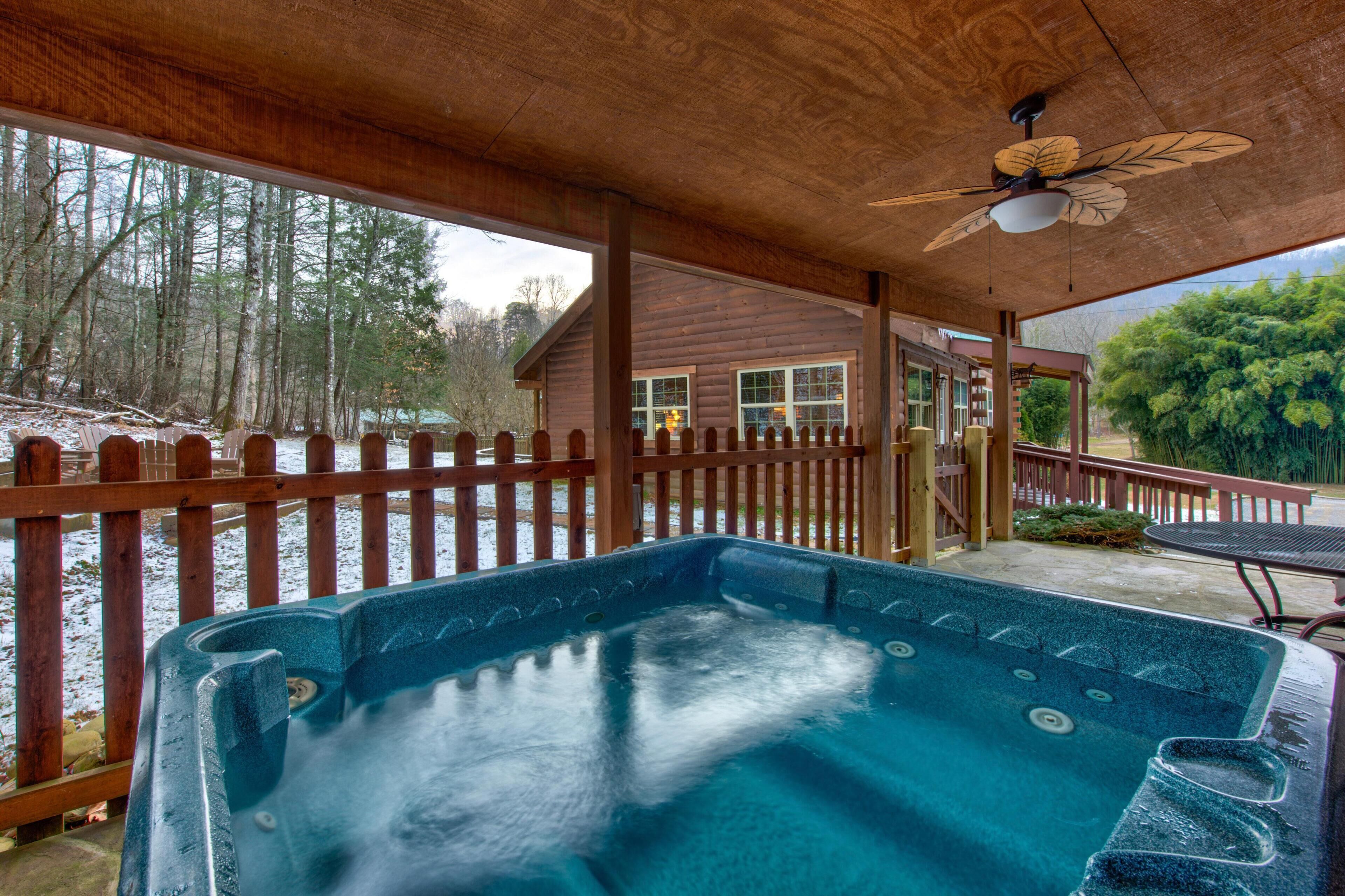 House, 2 Queen Beds (Bamboo Hideaway) | Outdoor spa tub