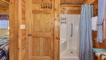 Casa, 2 camas Queen (Bamboo Hideaway) | Banheiro