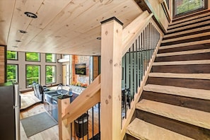 House, Multiple Beds (Waterfalls and Wildflowers) | Interior - Waterfalls and Wildflowers (Gatlinburg)