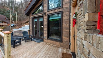 Hus - flere senge (Waterfalls and Wildflowers) | Terrasse/gårdhave