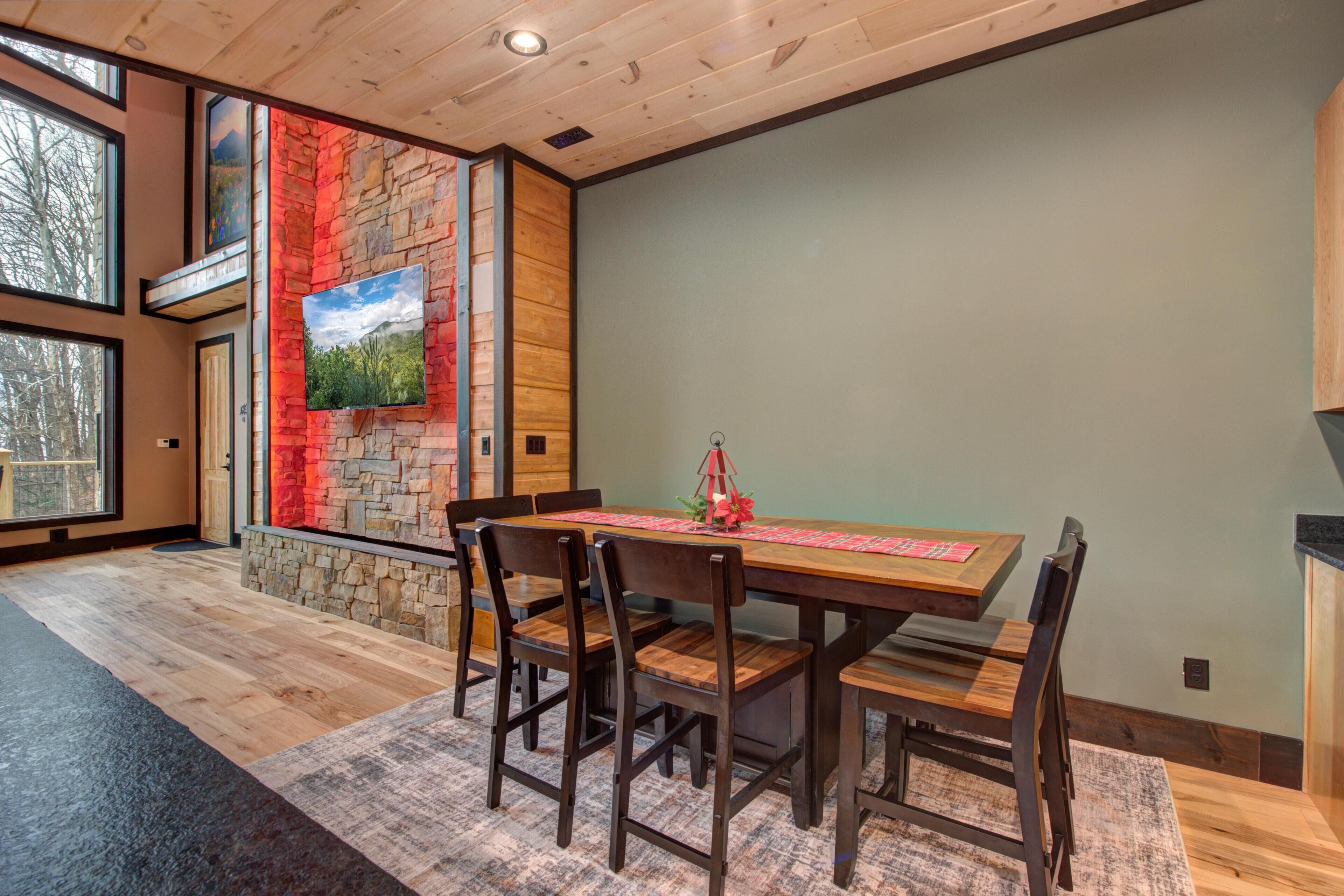 House, Multiple Beds (Waterfalls and Wildflowers) | Dining