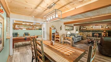 House, Multiple Beds (Bear Crossing) | Interior