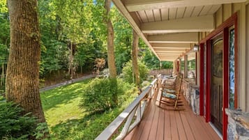 House, Multiple Beds (Bear Crossing) | Terrace/patio