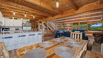 House, Multiple Beds (Mountain Grace Lake Retreat) | Dining