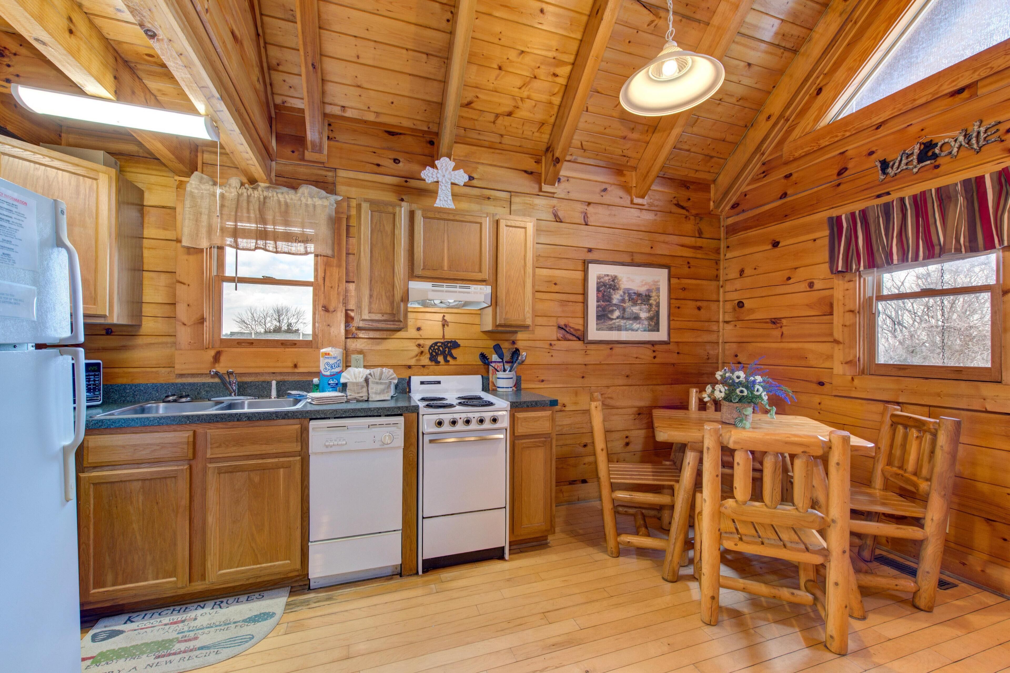 House, Multiple Beds (Bearific) | Private kitchen
