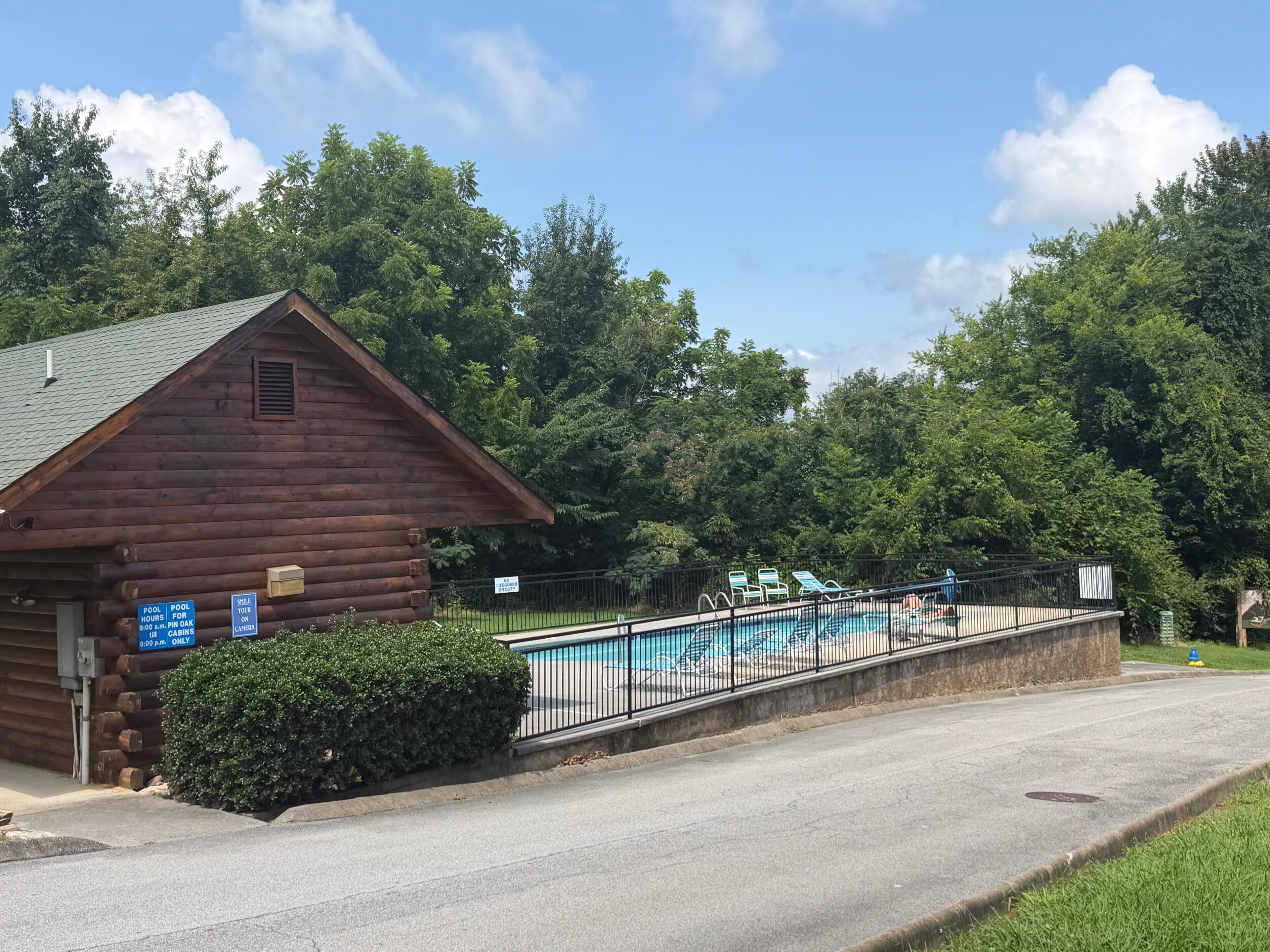 Casa, letti multipli (Bearific) | Piscina